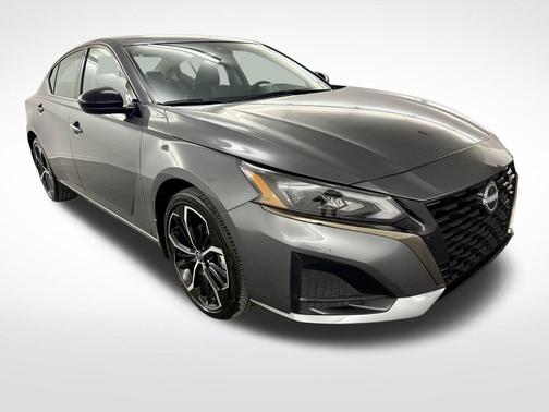 2025 Nissan Altima SR FWD