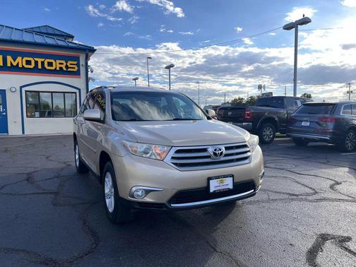 2011 Toyota Highlander SE