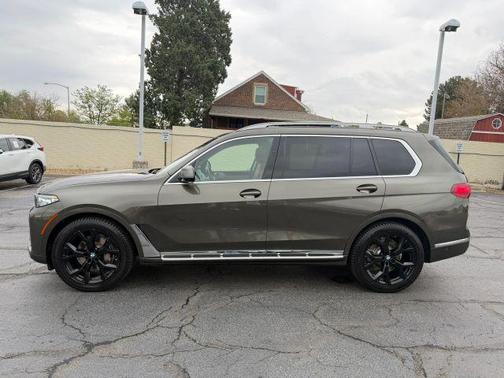 Green 2020 BMW X7 xDrive40i