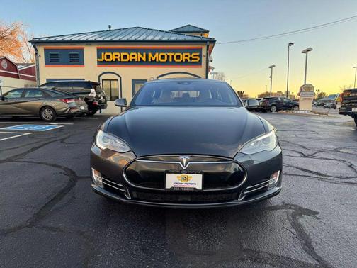 2015 Tesla Model S 90D