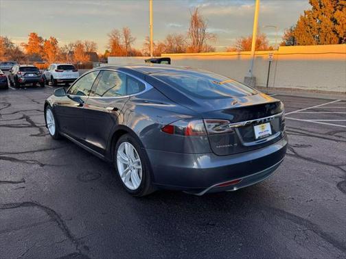 2015 Tesla Model S 90D