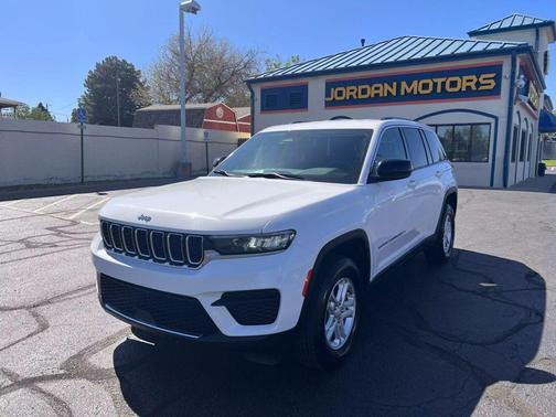 2023 Jeep Grand Cherokee Laredo