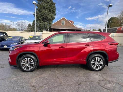 Red 2021 Toyota Highlander Hybrid XLE