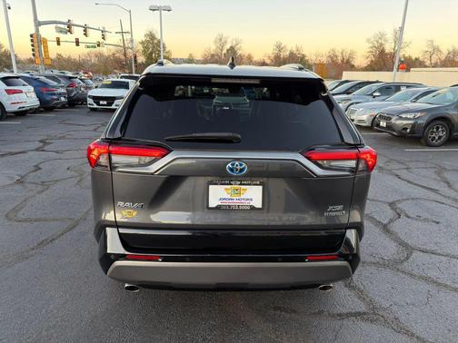 2021 Toyota RAV4 Hybrid SE