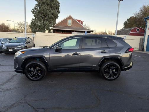 2021 Toyota RAV4 Hybrid SE