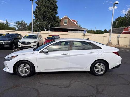 2021 Hyundai ELANTRA SE