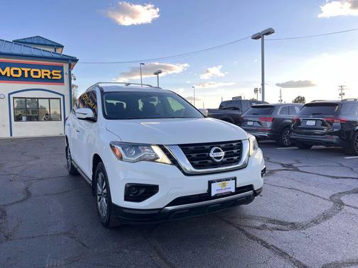 2017 Nissan Pathfinder S