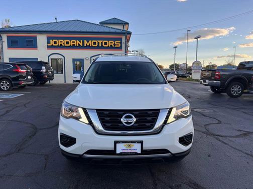 2017 Nissan Pathfinder S