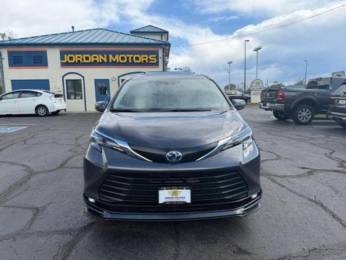 Gray 2025 Toyota Sienna XLE