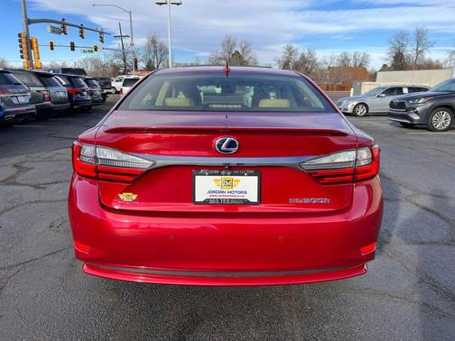 2016 Lexus ES 300h Base