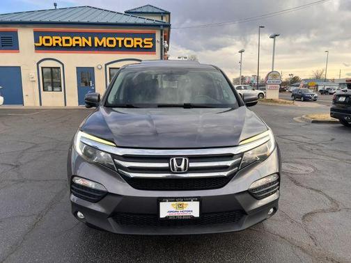 Gray 2016 Honda Pilot EX-L