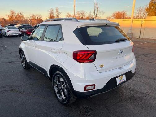 2023 Hyundai VENUE SEL