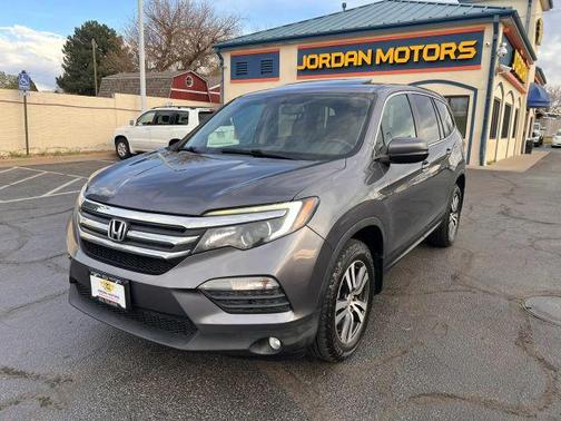 Gray 2016 Honda Pilot EX-L