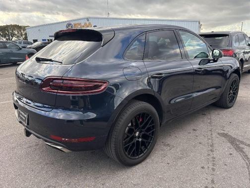 2017 Porsche Macan Turbo
