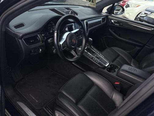 2017 Porsche Macan Turbo