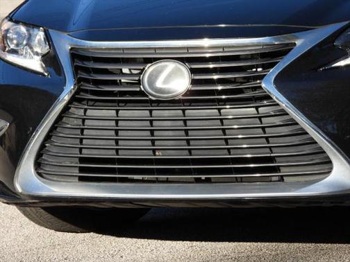 2017 Lexus ES 350 Base