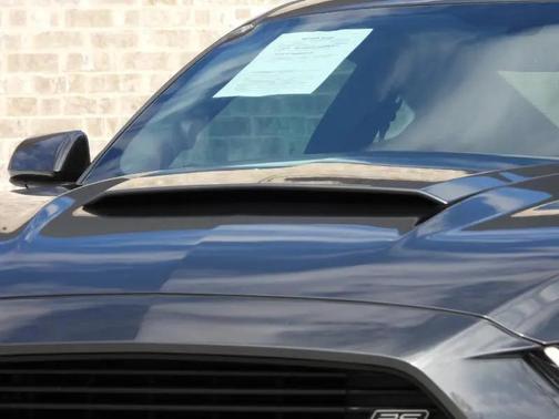 2017 Ford Mustang V6