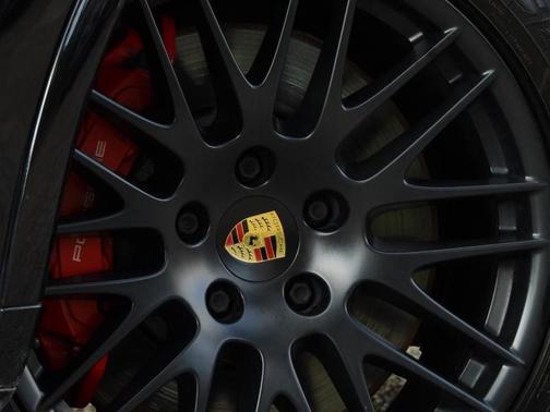 2016 Porsche Cayenne GTS