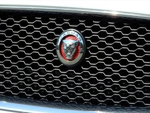 2017 Jaguar XE 25t Prestige