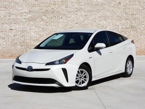 2019 Toyota Prius LE