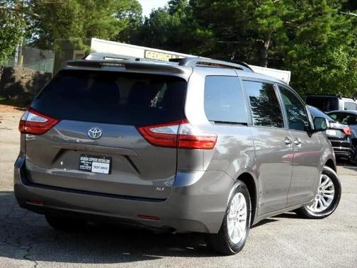 2015 Toyota Sienna XLE
