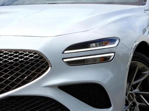 2022 Genesis G70 2.0T RWD
