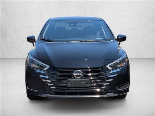 Super Black 2025 Nissan Versa 1.6 SV