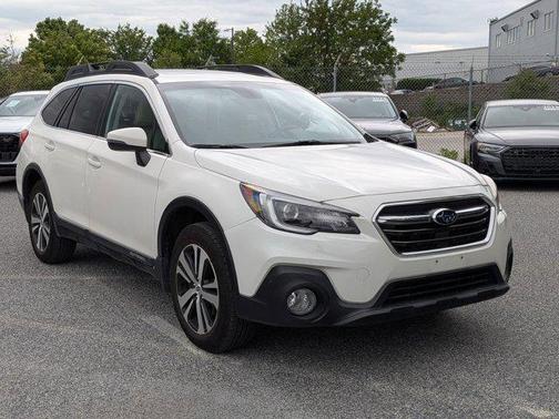 Crystal White Pearl 2018 Subaru Outback 2.5i Limited