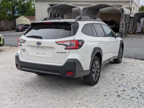Crystal White Pearl 2025 Subaru Outback Onyx Edition