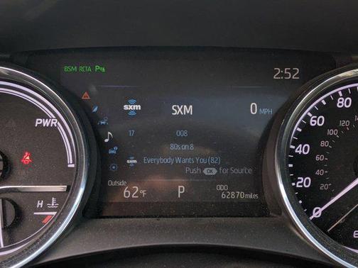 2020 Toyota Camry Hybrid XLE