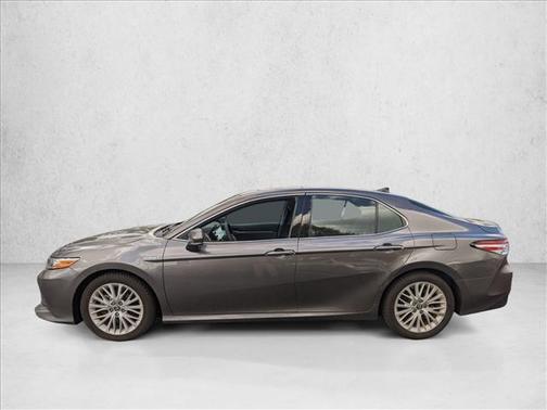 2020 Toyota Camry Hybrid XLE