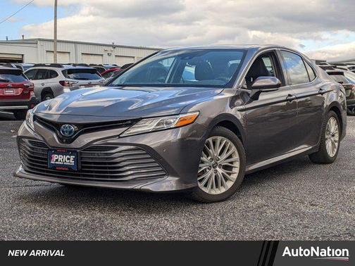 2020 Toyota Camry Hybrid XLE