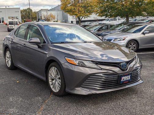 2020 Toyota Camry Hybrid XLE