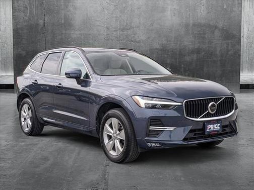 2022 Volvo XC60 Momentum