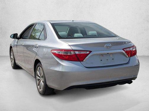 Celestial Silver Metallic 2017 Toyota Camry XLE