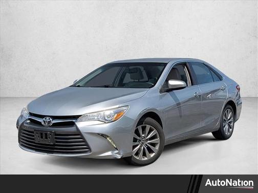 Celestial Silver Metallic 2017 Toyota Camry XLE