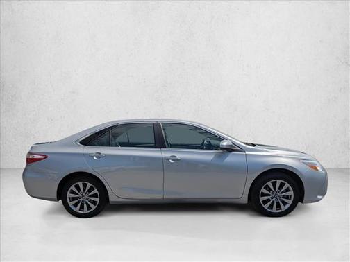 Celestial Silver Metallic 2017 Toyota Camry XLE