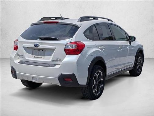 Crystal White Pearl 2015 Subaru XV Crosstrek 2.0i Limited