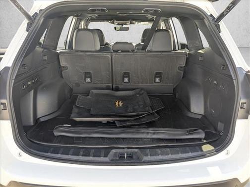 Crystal White Pearl 2022 Subaru Forester Wilderness