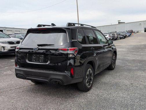 Crystal Black Silica 2025 Subaru Forester Premium