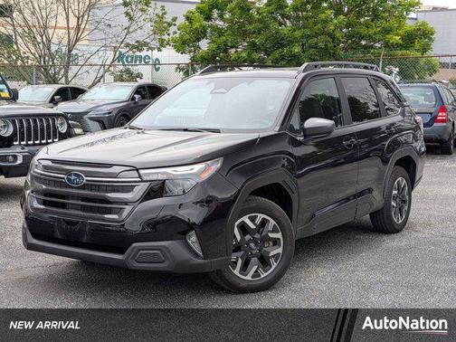 Crystal Black Silica 2025 Subaru Forester Premium