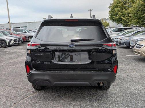 Crystal Black Silica 2025 Subaru Forester Premium