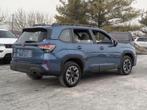 2025 Subaru Forester Base