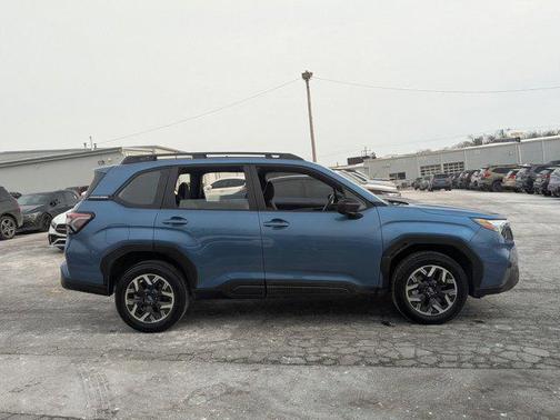 2025 Subaru Forester Base
