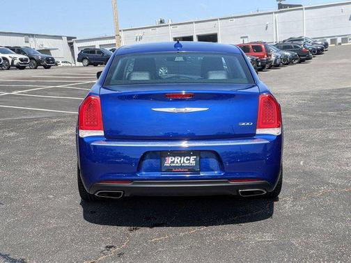 2019 Chrysler 300 Touring