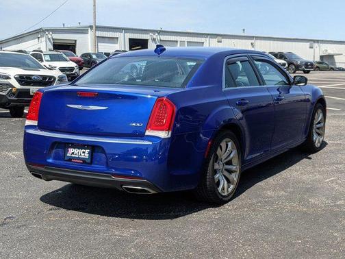 2019 Chrysler 300 Touring