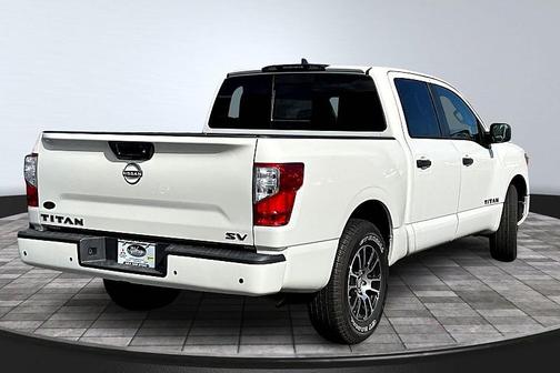 2023 Nissan Titan SV