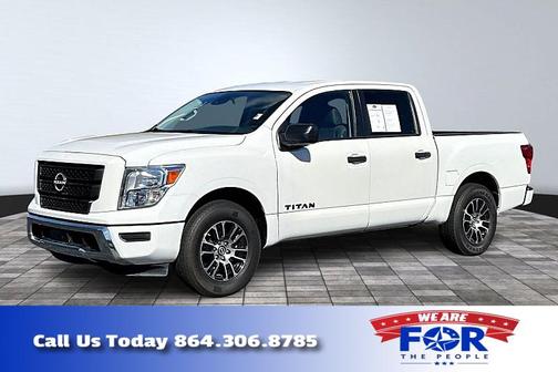 2023 Nissan Titan SV