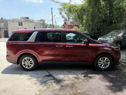 2023 Kia Carnival LX