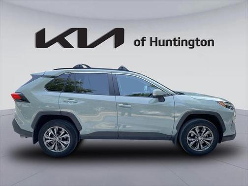 2022 Toyota RAV4 Hybrid XLE Premium